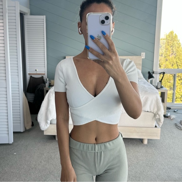 Babaton white crop top - Picture 5 of 7